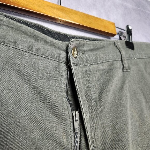 Volcom Shorts Mens 34 Corp Class Stretch Chino Modern Fit Casual 18.25" Waist - Picture 13 of 16